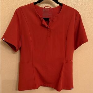 Figs Women's Scarlet Short Sleeve Top